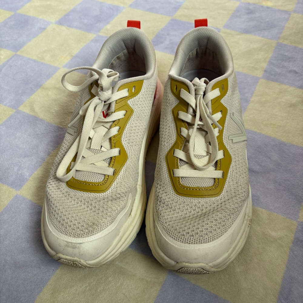 Vionic Walk Max Sneakers